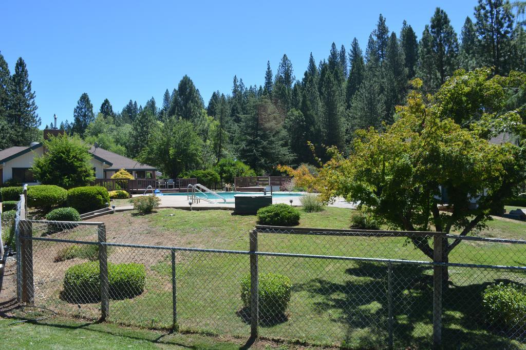 Pioneer Inn & Suites Volcano Exterior photo