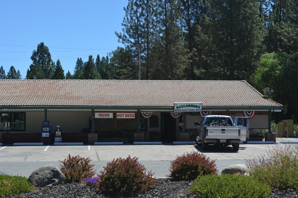 Pioneer Inn & Suites Volcano Exterior photo