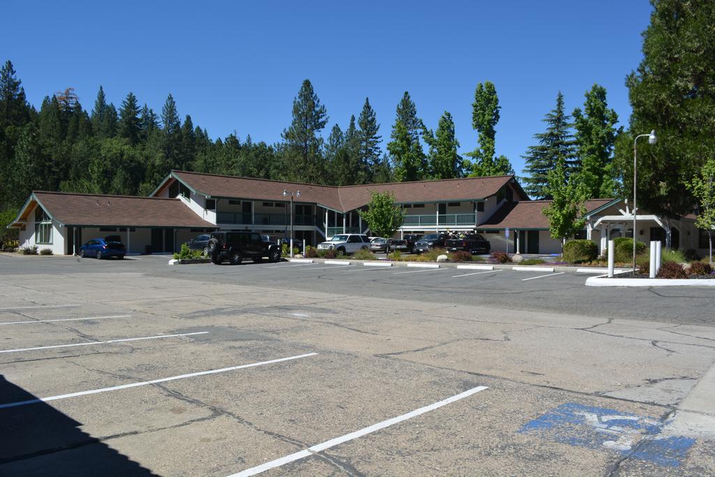 Pioneer Inn & Suites Volcano Exterior photo