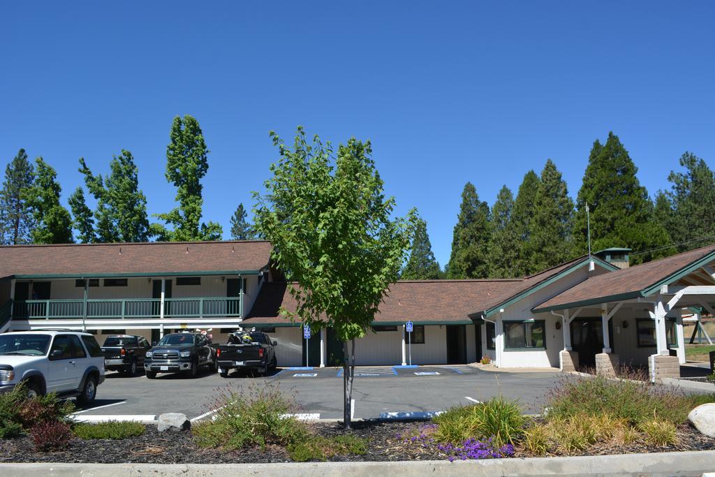 Pioneer Inn & Suites Volcano Exterior photo