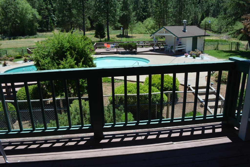 Pioneer Inn & Suites Volcano Exterior photo