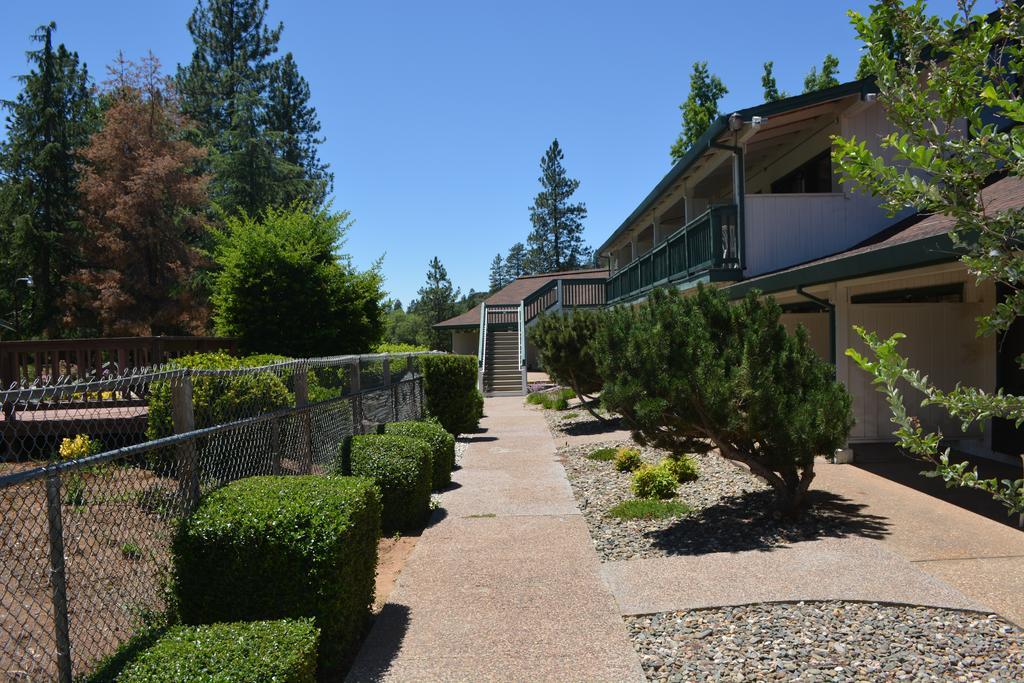 Pioneer Inn & Suites Volcano Exterior photo