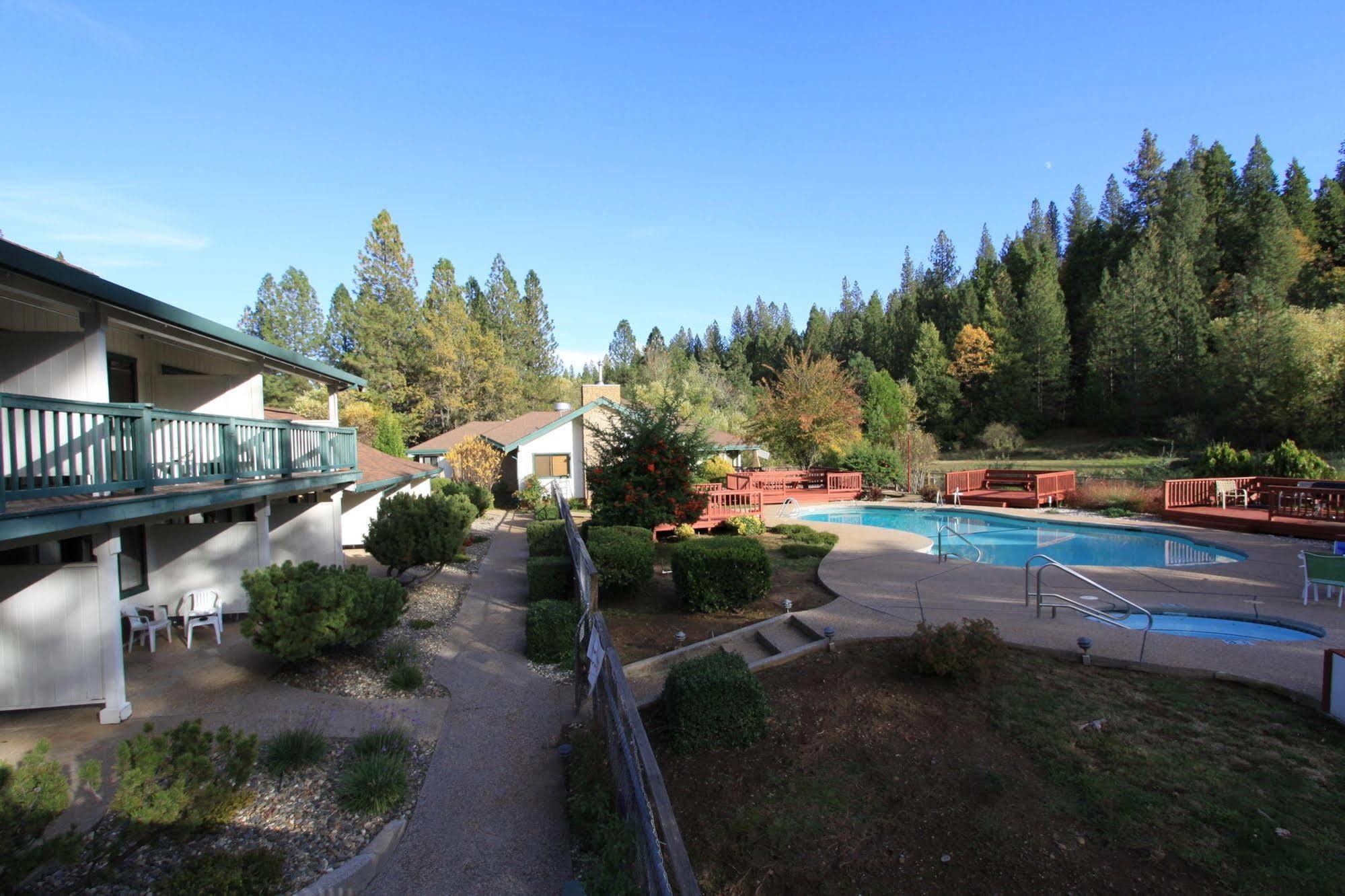 Pioneer Inn & Suites Volcano Exterior photo